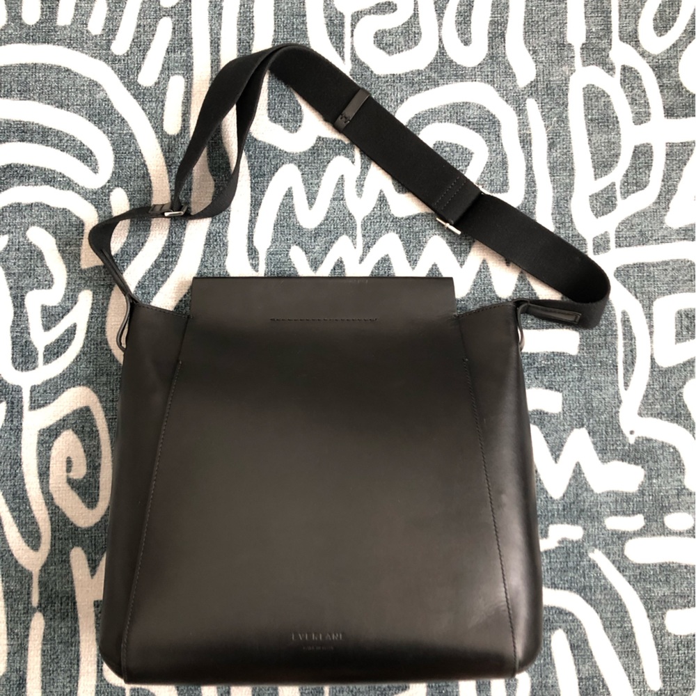 Everlane The Form Bag